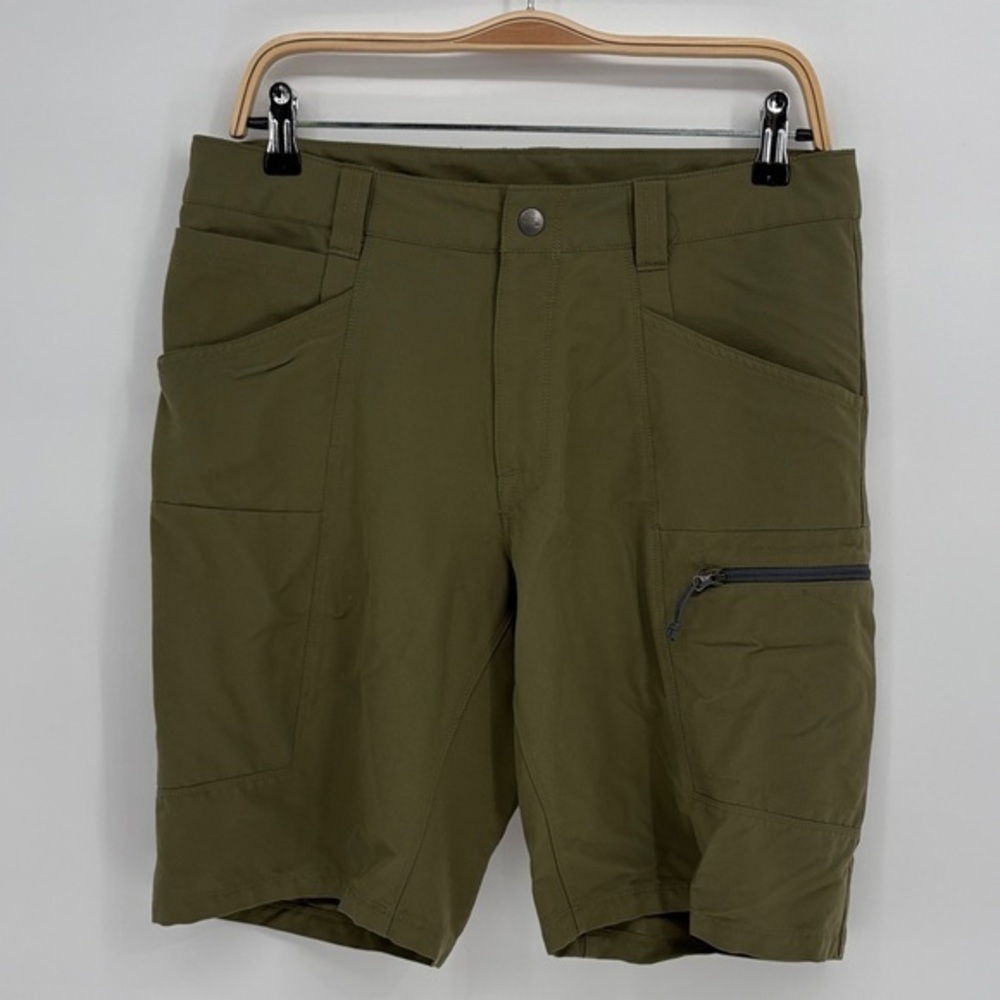 🪁 The North Face Cargo Shorts in Green